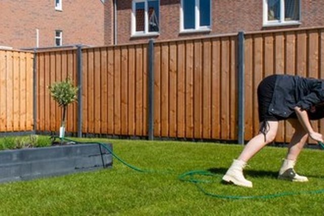 Schutting van houten schermen
