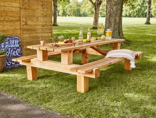Houten picknicktafel