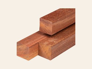 Angelim vermelho hardhout paal geschaafd, ongepunt, ronde hoeken